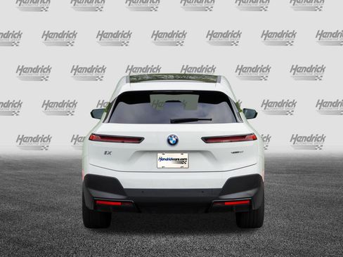 Used 2024 BMW iX xDrive50 AWD/4WD image 7