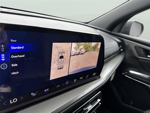 New 2026 Chevrolet Traverse LT FWD image 19