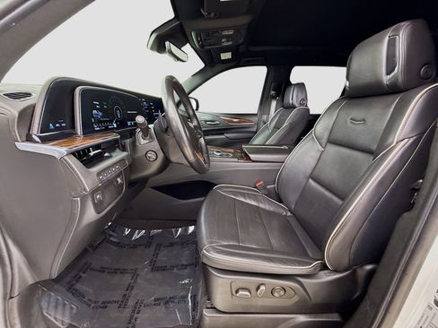 Used 2022 Cadillac Escalade Premium Luxury image 22