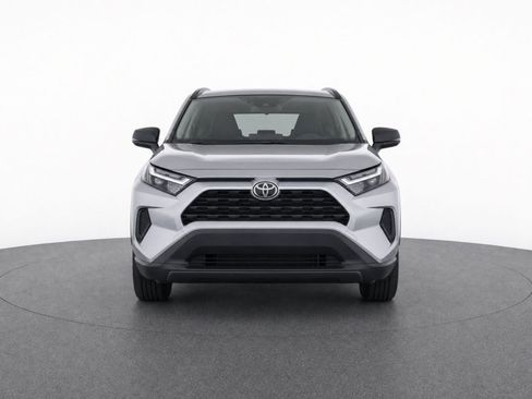 Used 2025 Toyota RAV4 LE AWD/4WD image 5