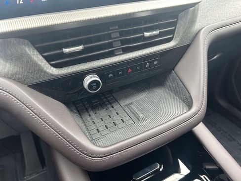 Used 2025 Ford Explorer Platinum w/ LUX Leather Package image 31