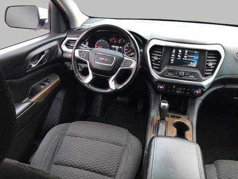 Used 2017 GMC Acadia SLE image 6