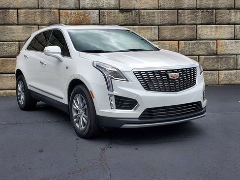 Certified 2023 Cadillac XT5 Premium Luxury w/ Technology Package AWD/4WD image 7