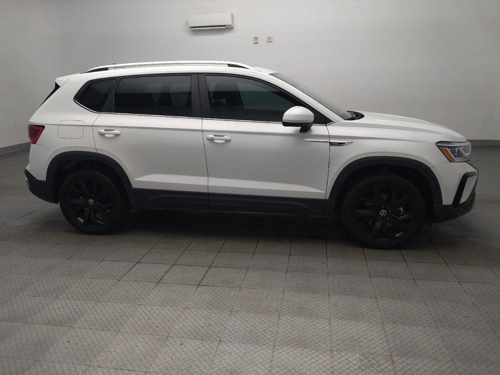 Used 2022 Volkswagen Taos SEL FWD image 11