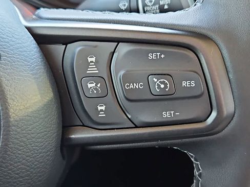 Used 2025 Jeep Gladiator Sport image 25