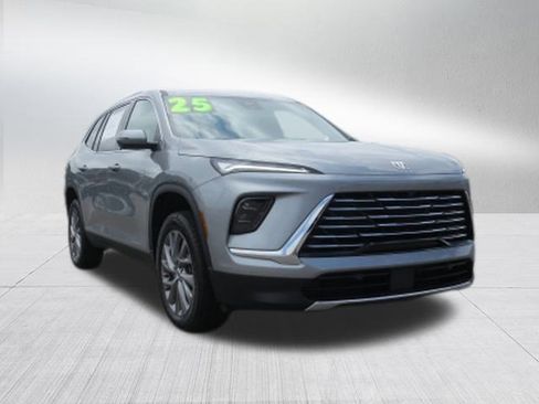 New 2025 Buick Enclave Preferred w/ Power Package image 9