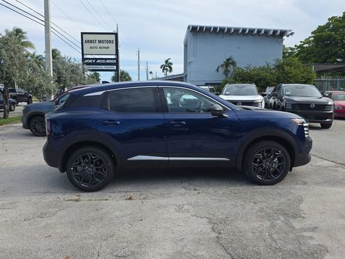 New 2026 Nissan Kicks SR w/ SR Premium Package FWD image 8