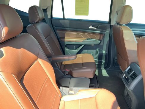 Used 2022 Volkswagen Atlas SEL R-Line AWD/4WD image 19