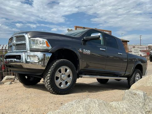 Used 2017 RAM 2500 Laramie w/ Convenience Group AWD/4WD image 2