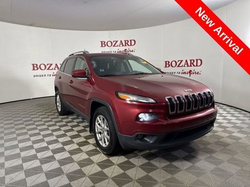 Used 2017 Jeep Cherokee Latitude w/ Cold Weather Group image 1