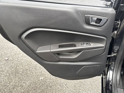 Used 2014 Ford Fiesta SE image 22