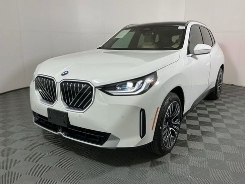 Certified 2025 BMW X3 xDrive30i w/ M Sport Package AWD/4WD image 2