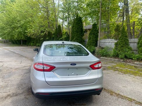 Used 2013 Ford Fusion S FWD image 4