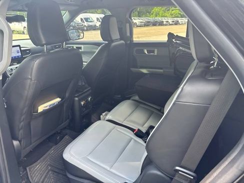 Used 2021 Ford Explorer XLT w/ Equipment Group 202A AWD/4WD image 10
