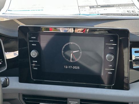 New 2026 Volkswagen Jetta SE FWD image 11