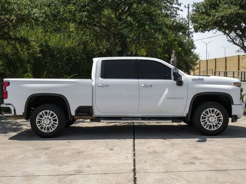 Used 2022 Chevrolet Silverado 2500 High Country AWD/4WD image 14