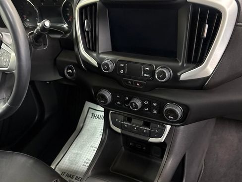 Used 2023 GMC Terrain SLT w/ Tech Package FWD image 27