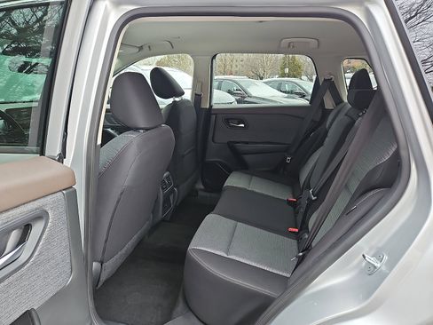 Certified 2023 Nissan Rogue SV image 10