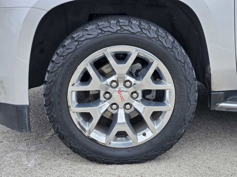 Used 2016 GMC Yukon XL SLT w/ Open Road Package image 9