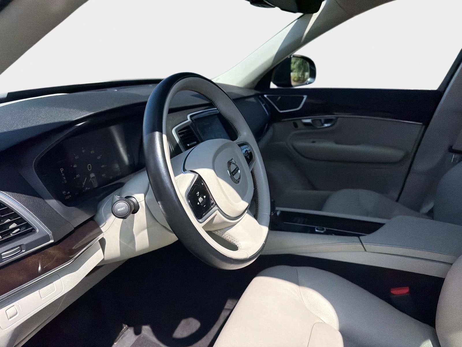 Used 2019 Volvo XC90 T5 Momentum w/ Protection Package Premier AWD/4WD image 23