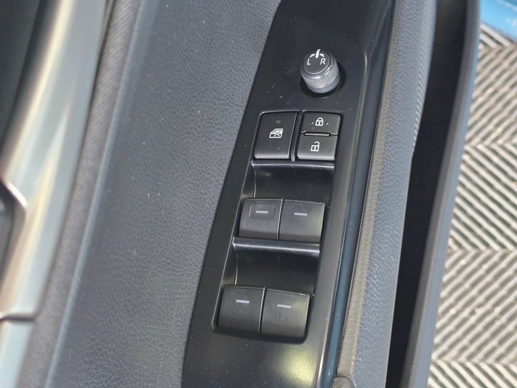 Used 2025 Toyota Camry LE w/ Convenience Package FWD image 20