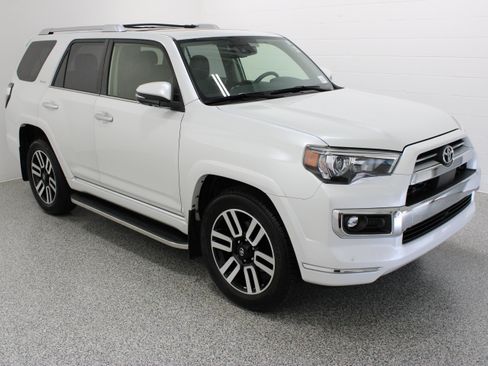 Used 2024 Toyota 4Runner Limited RWD image 4