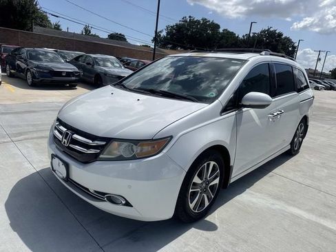 Used 2014 Honda Odyssey Touring image 3