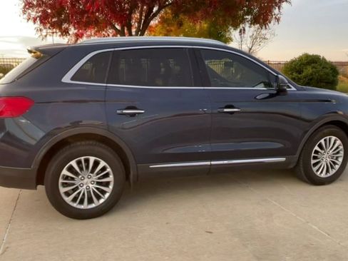 Used 2017 Lincoln MKX Select w/ Enhanced Security Package image 13