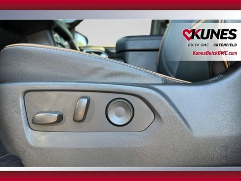 Used 2023 GMC Yukon AT4 w/ Technology Package AWD/4WD image 20