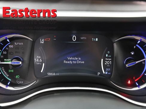 Used 2024 Chrysler Pacifica Limited FWD image 6