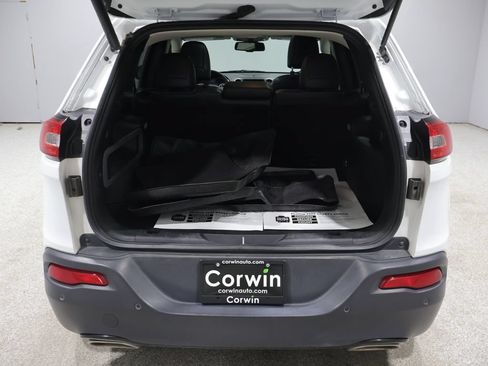 Used 2018 Jeep Cherokee Limited w/ High Altitude Package AWD/4WD image 22