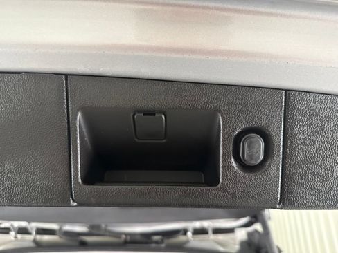 Used 2018 Cadillac Escalade ESV Luxury RWD image 31
