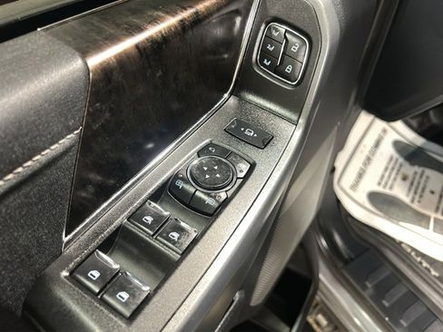 Used 2024 Ford F350 Lariat w/ Black Appearance Package image 11