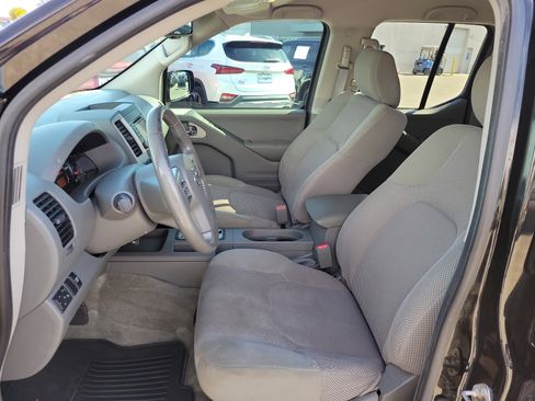 Used 2018 Nissan Frontier SV w/ Value Truck Package image 8