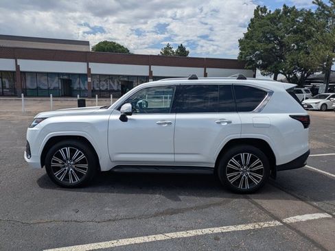 Used 2025 Lexus LX 600 4WD w/ Accessory Package (2T) image 9