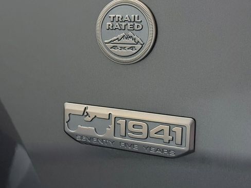 Used 2016 Jeep Wrangler Unlimited Sahara image 40