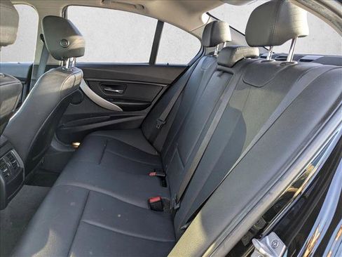 Used 2017 BMW 320i xDrive 320i xDrive image 15