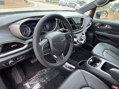 New 2026 Chrysler Pacifica Select FWD image 21