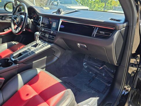 Used 2020 Porsche Macan AWD/4WD image 10