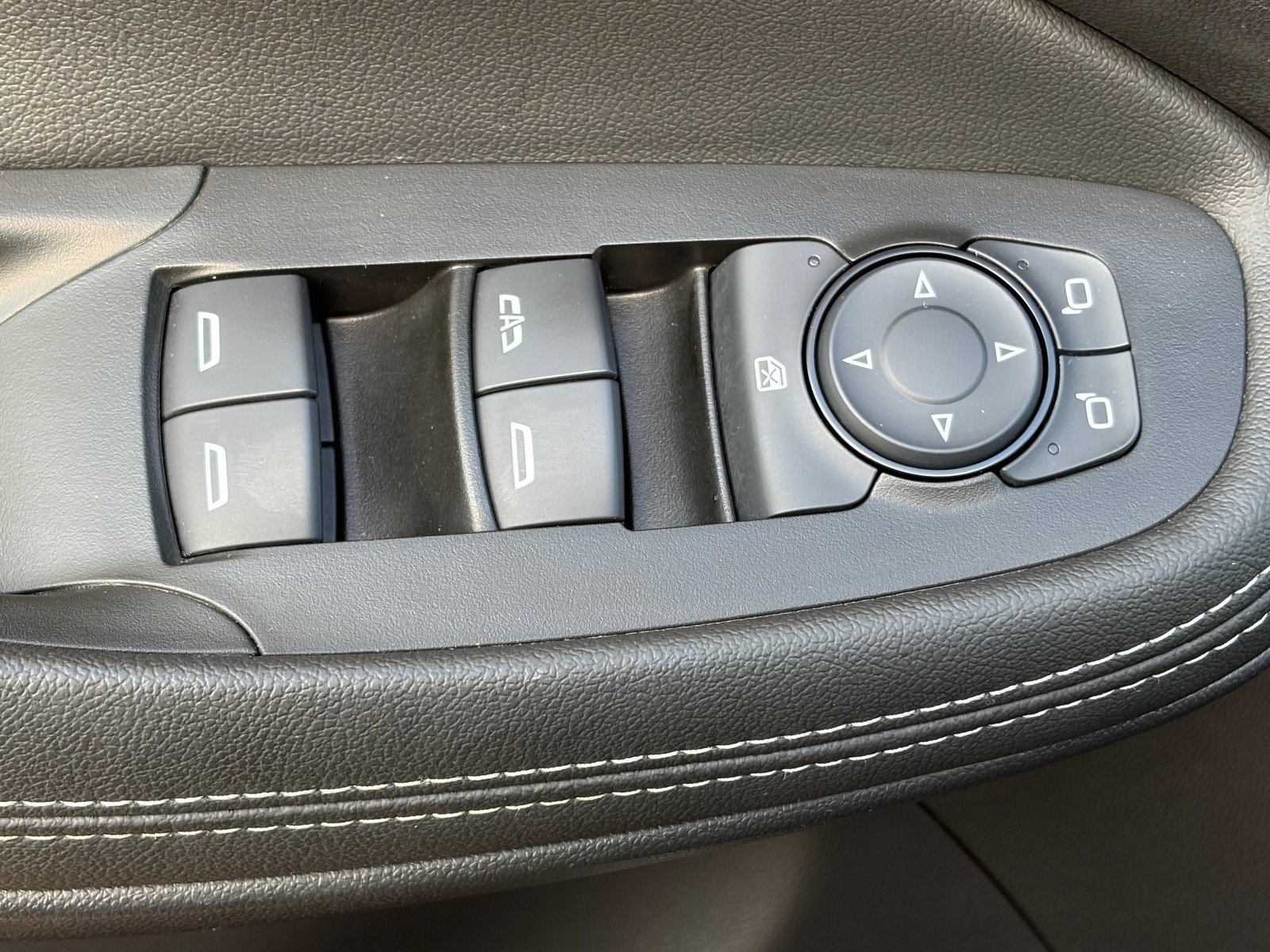 Used 2024 Buick Encore GX Sport Touring FWD image 16