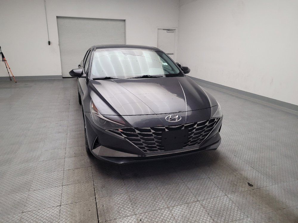 Used 2022 Hyundai Elantra SEL w/ Convenience + Premium Package FWD image 14