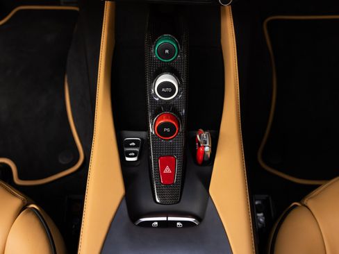 Used 2019 Ferrari Portofino RWD image 94
