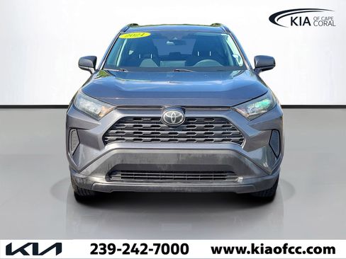 Used 2021 Toyota RAV4 LE FWD image 2