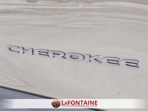 Certified 2021 Jeep Cherokee Trailhawk w/ Trailer Tow Group image 10