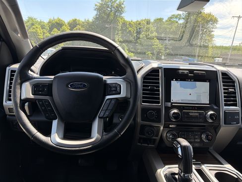 Used 2016 Ford F150 Lariat w/ Equipment Group 502A Luxury AWD/4WD image 18