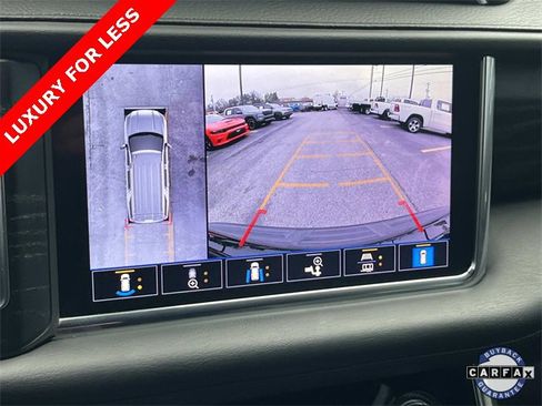 Used 2021 GMC Yukon XL Denali w/ Advanced Technology Package image 35