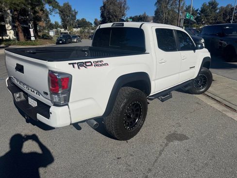 Used 2021 Toyota Tacoma TRD Off-Road image 3