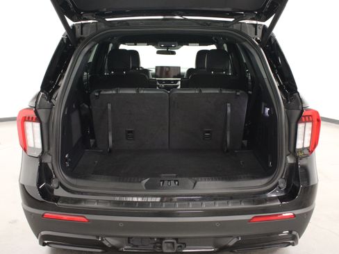 Used 2025 Ford Explorer ST-Line AWD/4WD image 14