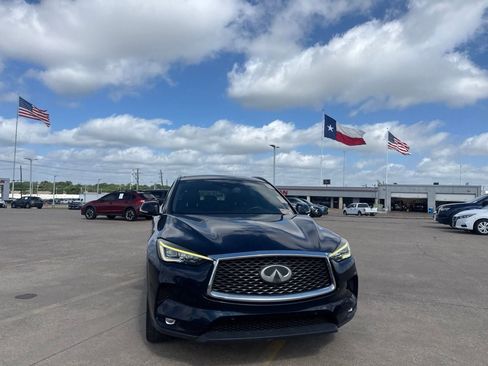 Used 2019 INFINITI QX50 Essential w/ Sensory Package FWD image 4