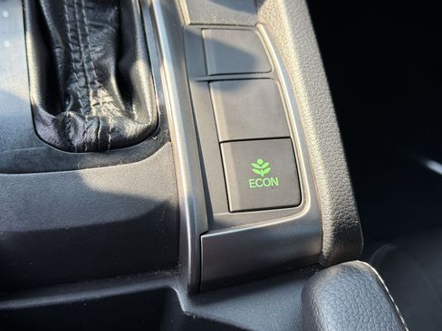 Used 2021 Honda Civic Sport image 18